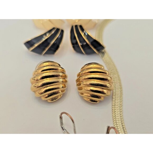 Vintage to Modern Napier Jewelry Lot Bracelets Earrings Necklaces Brooch - Picture 16 of 16